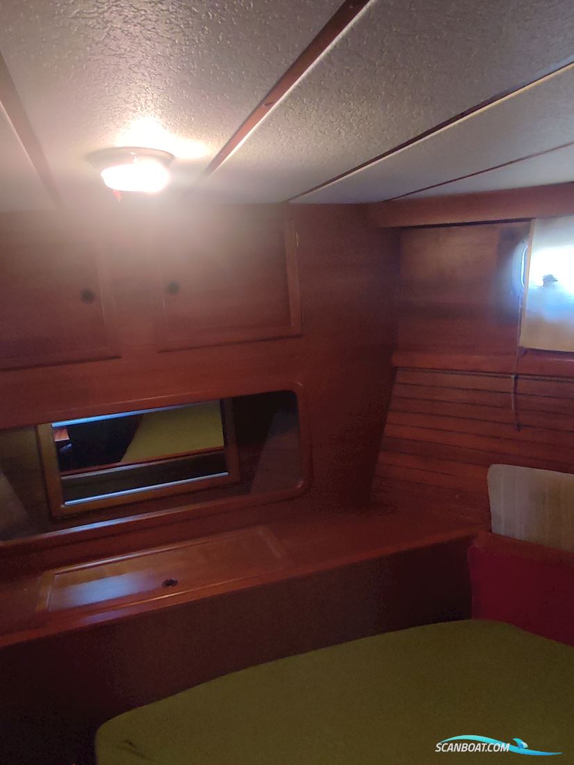 Nauticat 33