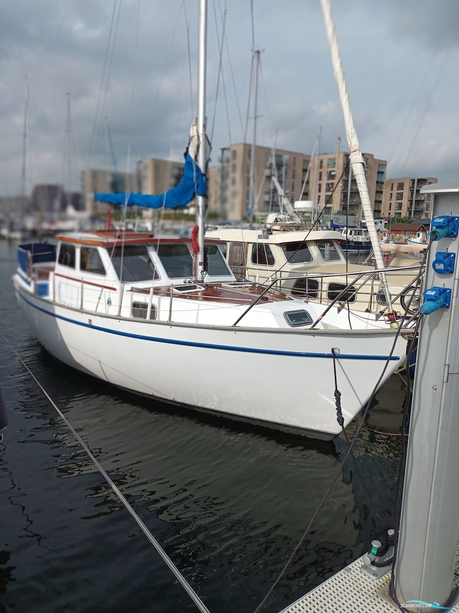 One Off 28 Motorsejler 1980, med Vetus
 motor, Danmark