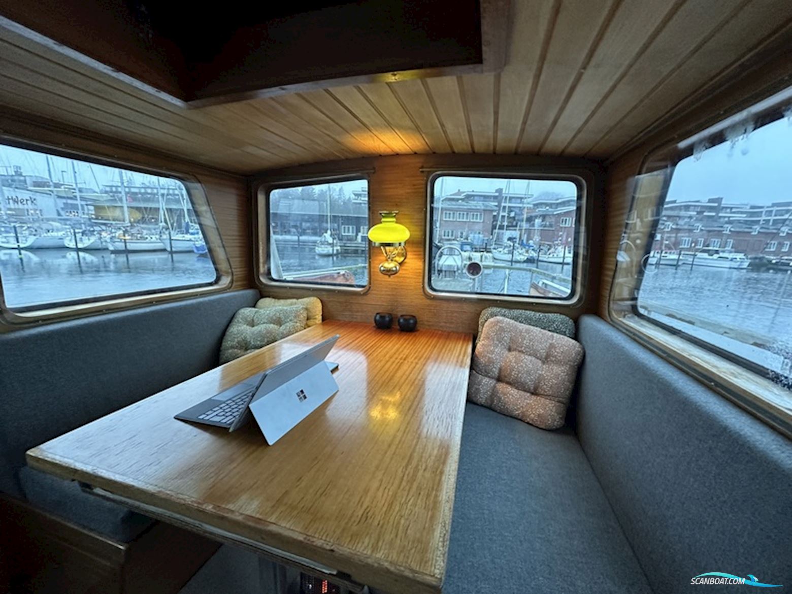 Pilothouse Motorsejler 49