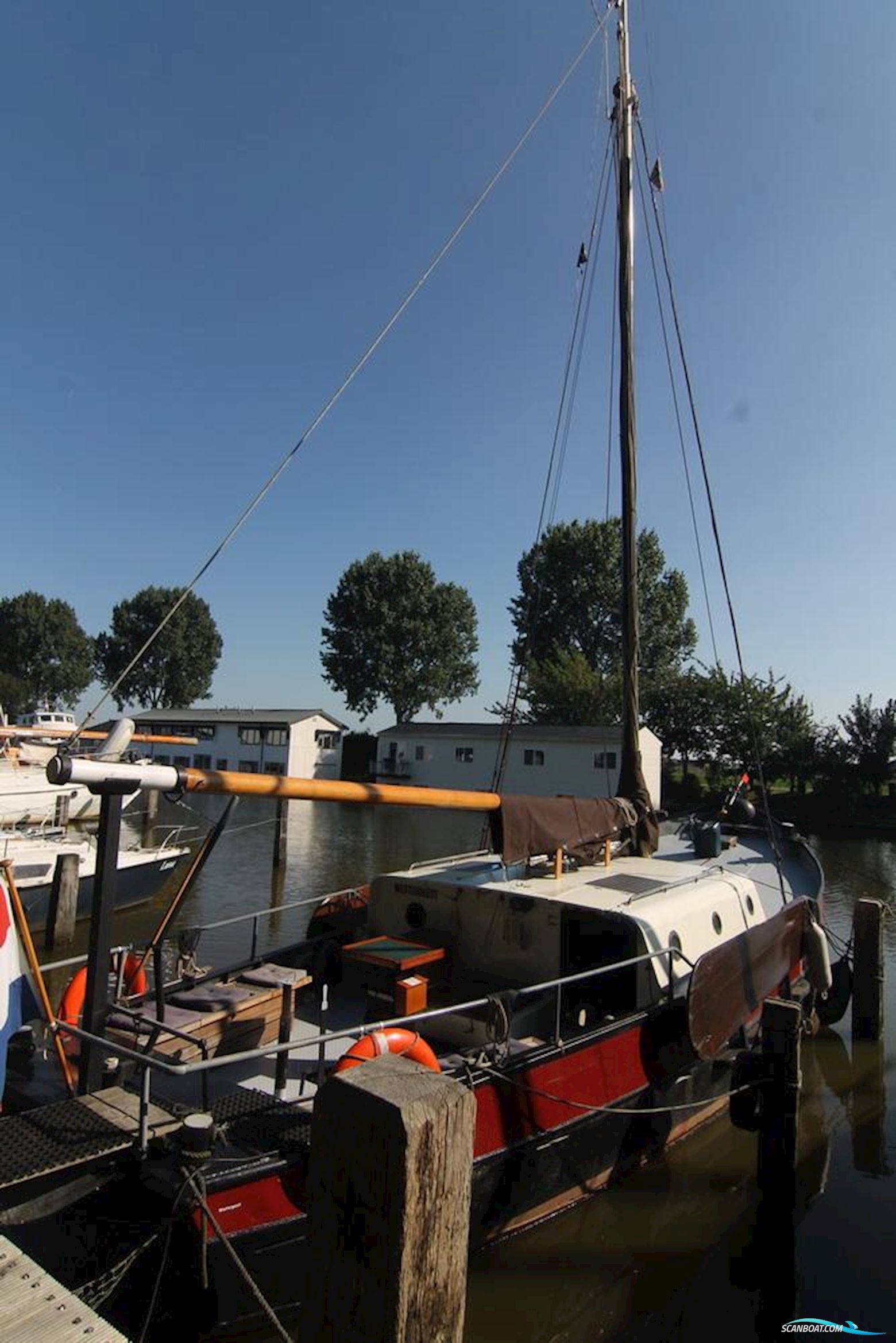 Sailboat "Marker Rondbouw"