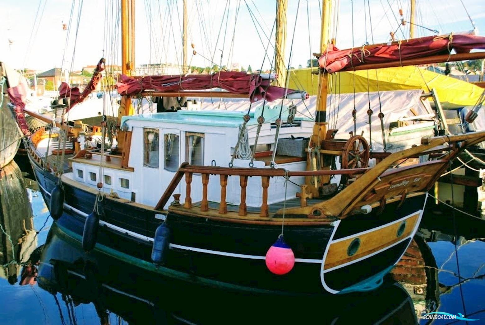 wooden boat - Jagt Ketch Rigged
