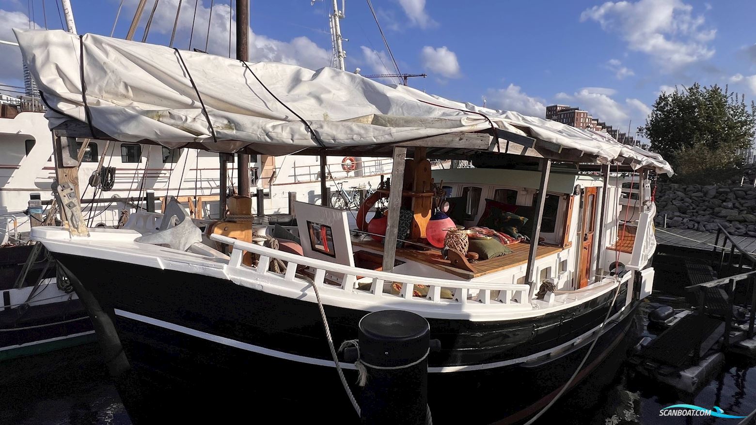 wooden boat - Jagt Ketch Rigged