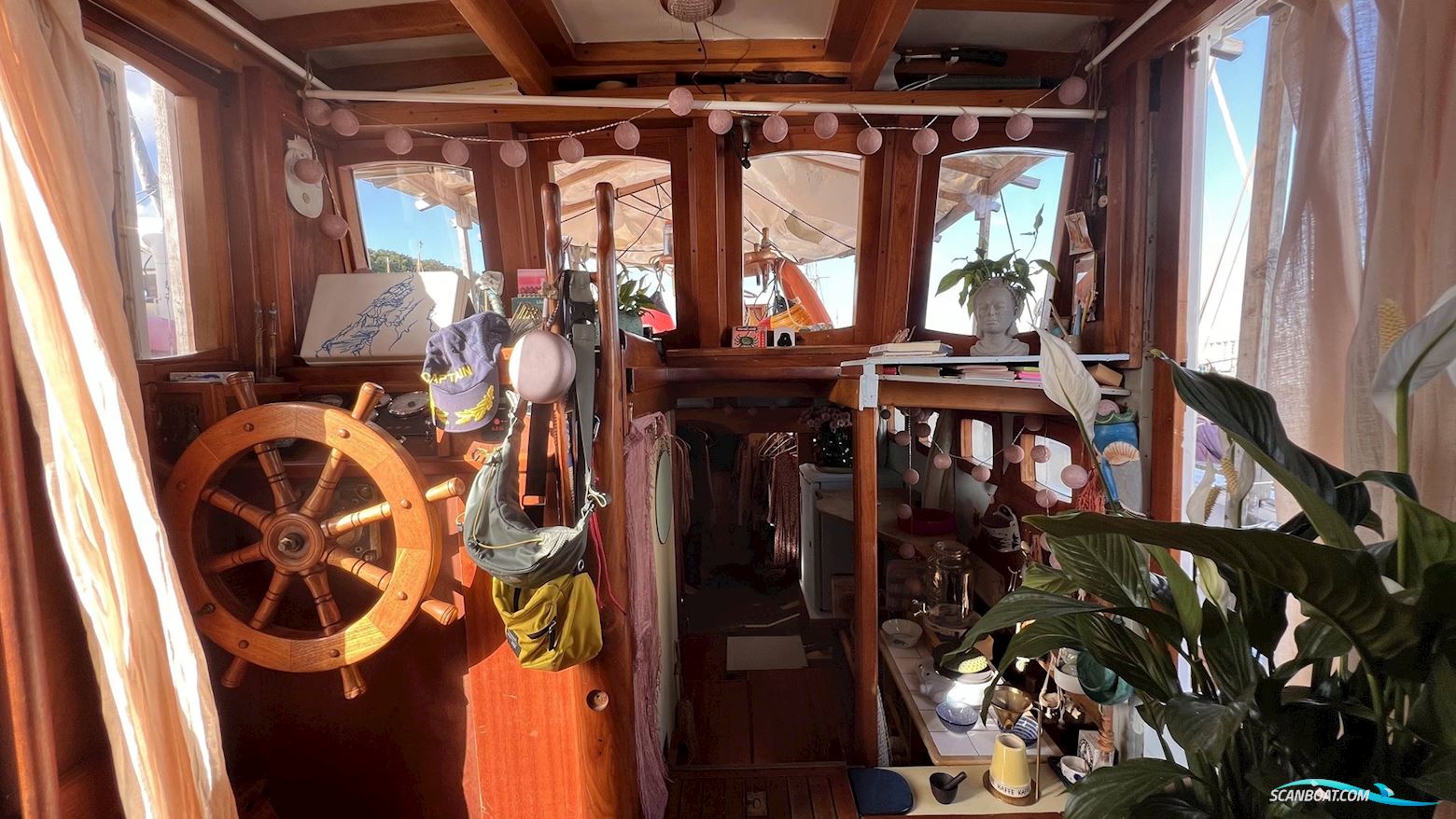 wooden boat - Jagt Ketch Rigged