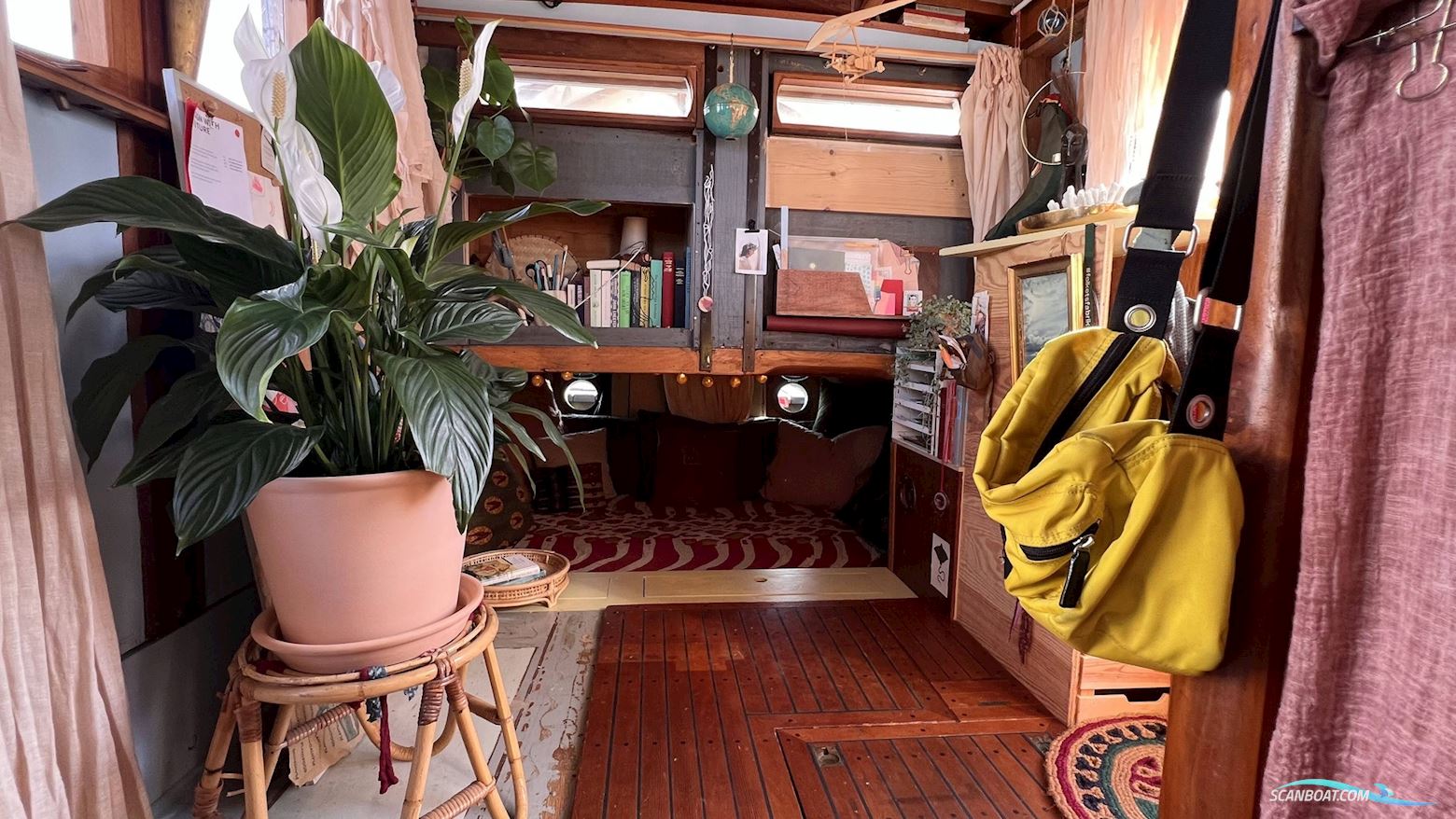 wooden boat - Jagt Ketch Rigged