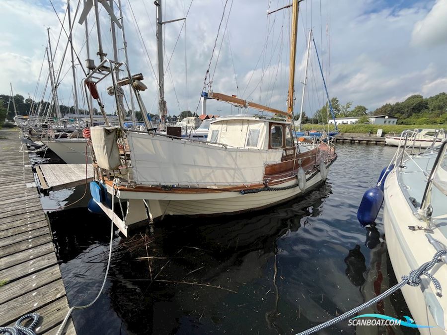 Classic Motor Sailer 34'