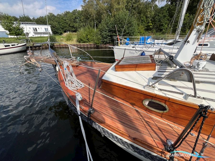Classic Motor Sailer 34'