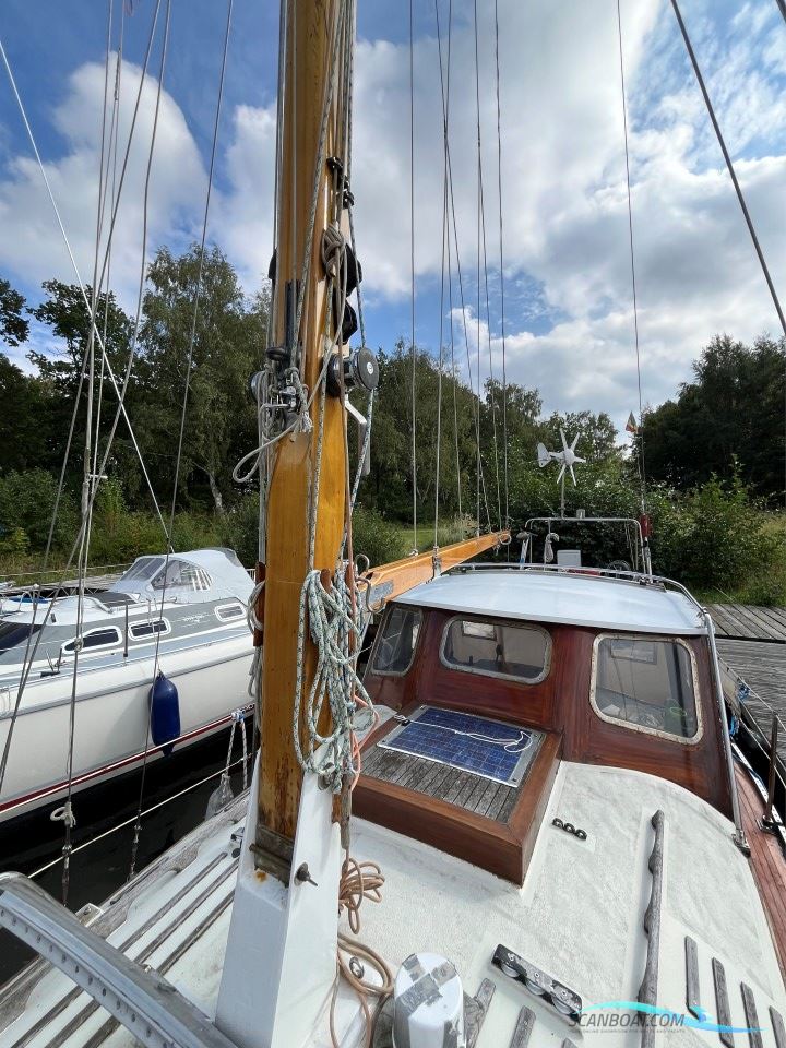 Classic Motor Sailer 34'