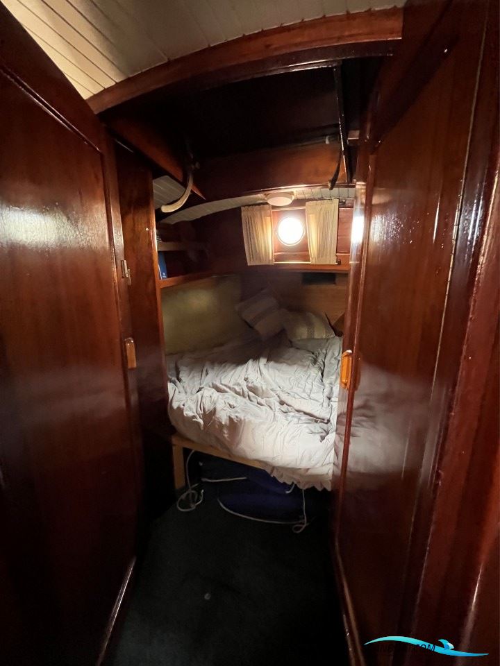 Classic Motor Sailer 34'