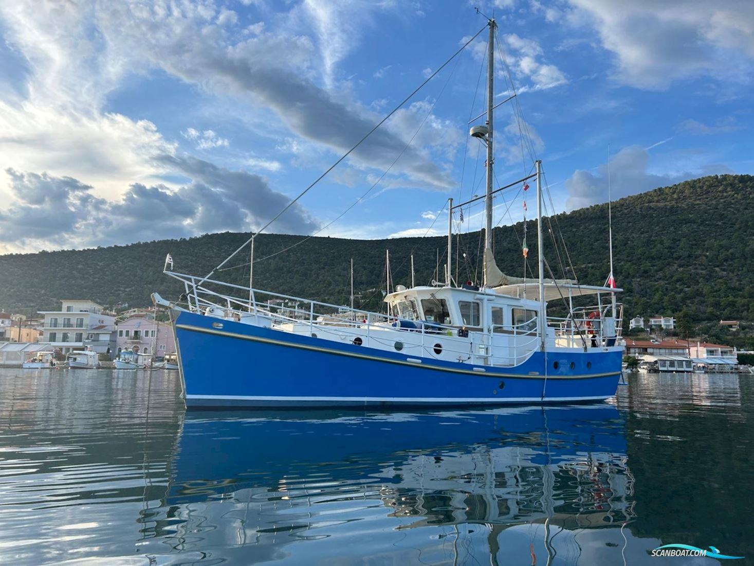 Diesel Duck 44 Trawler Motorsailer