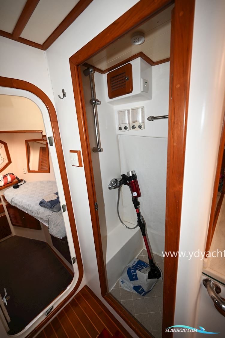 Diesel Duck 44 Trawler Motorsailer