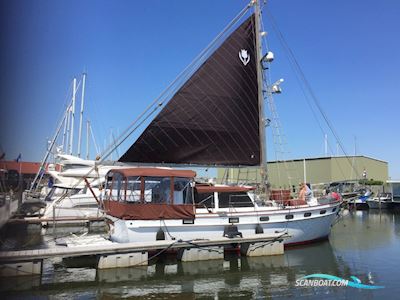 Island Trader 40 Motorzeiler 1985, met John Deere motor, The Netherlands