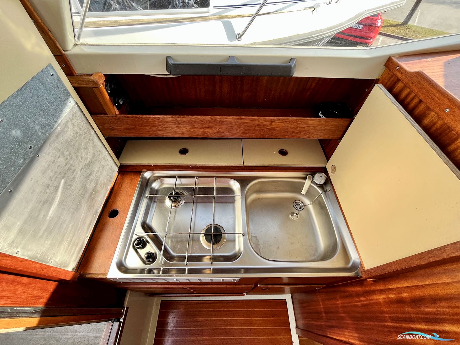 LM 28