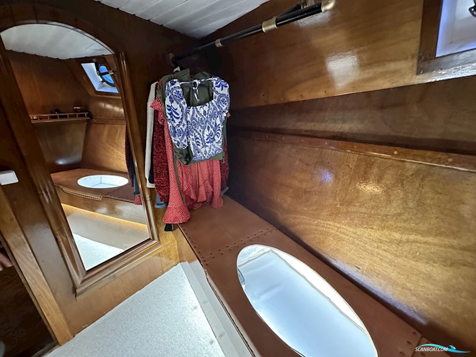 Pilothouse Motorsejler 49