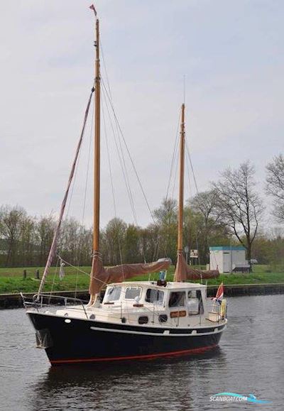 Smelne Veenje Kotter 980 Motorzeiler 1976, met Peugeot Indenor motor, The Netherlands