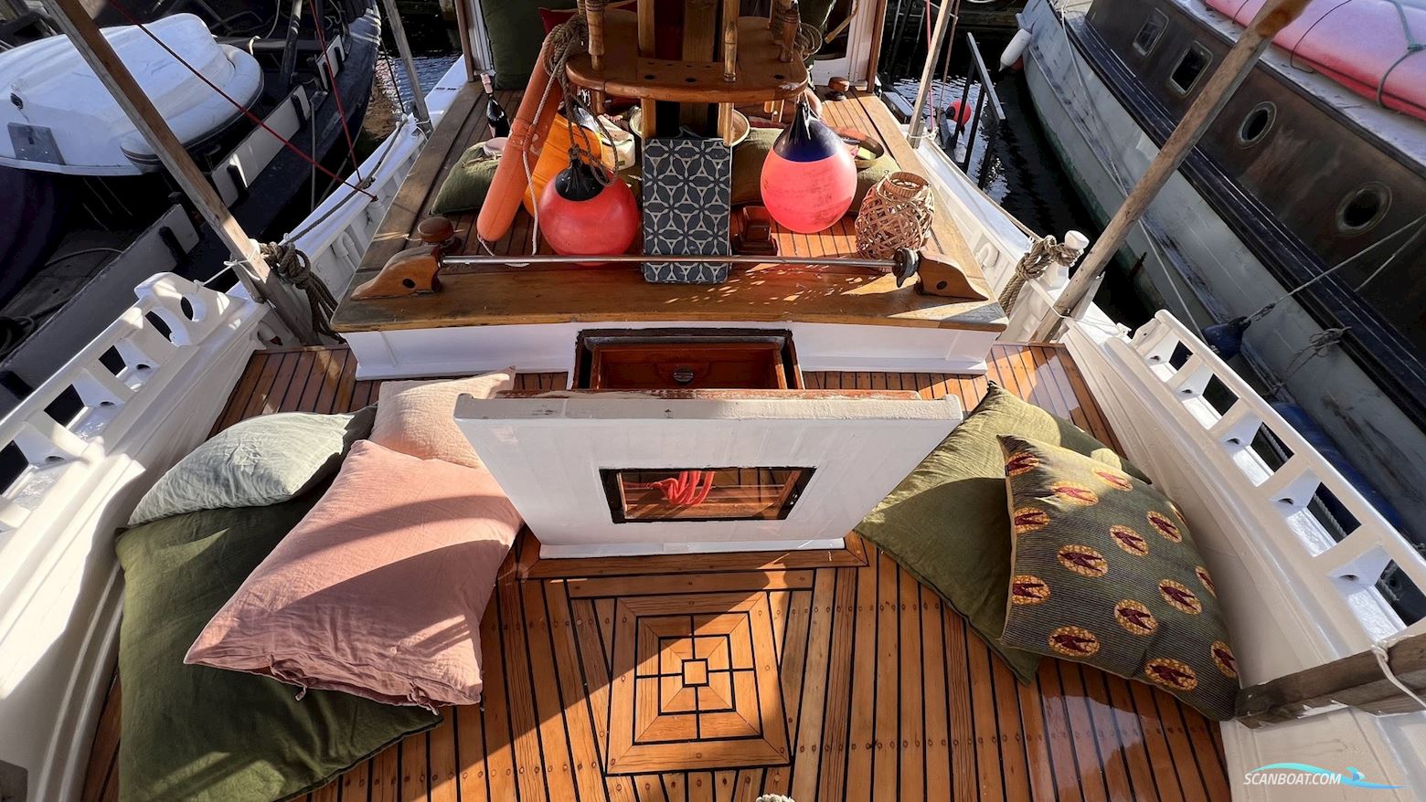 wooden boat - Jagt Ketch Rigged