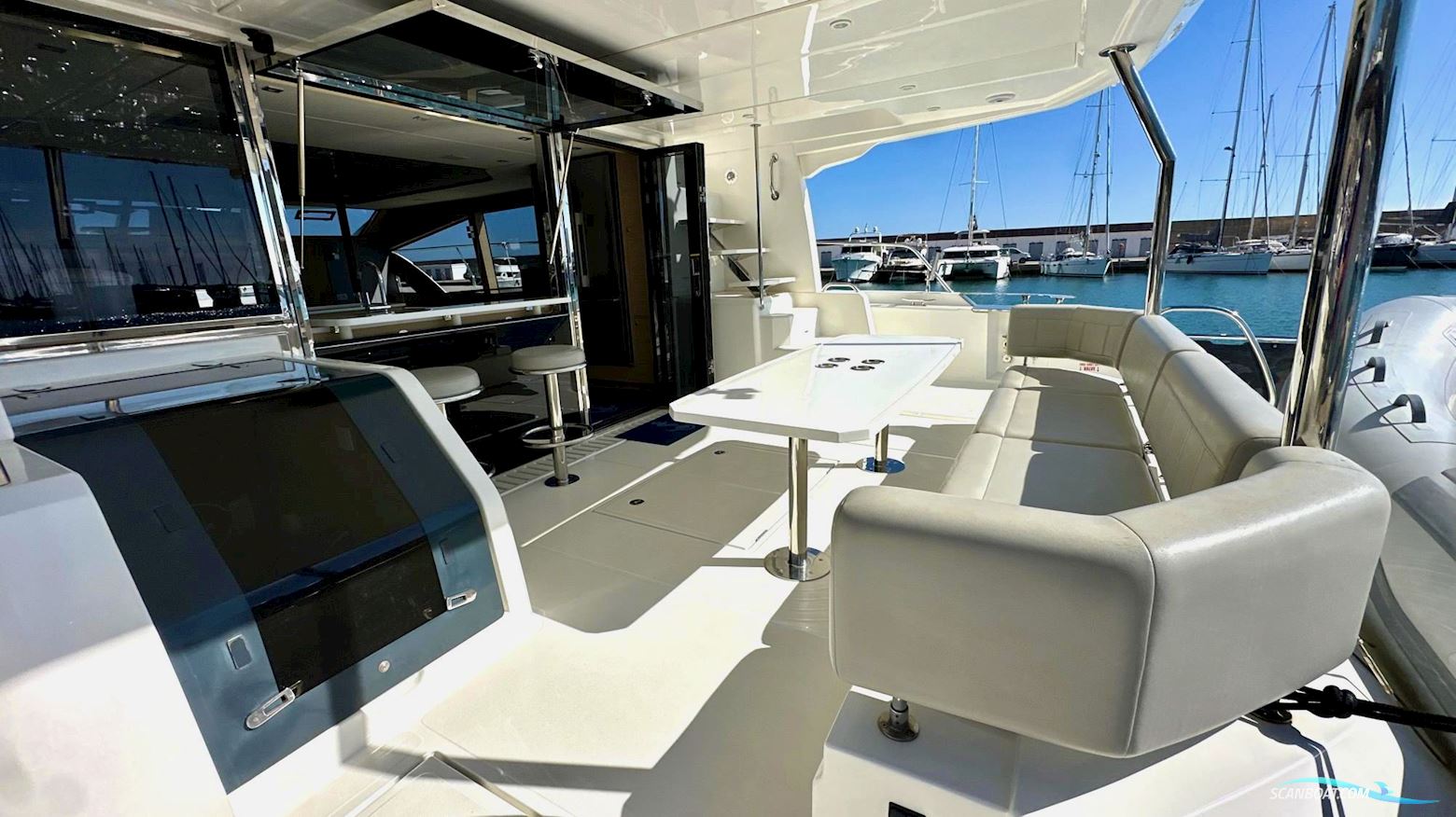 Aquila 54 Yacht