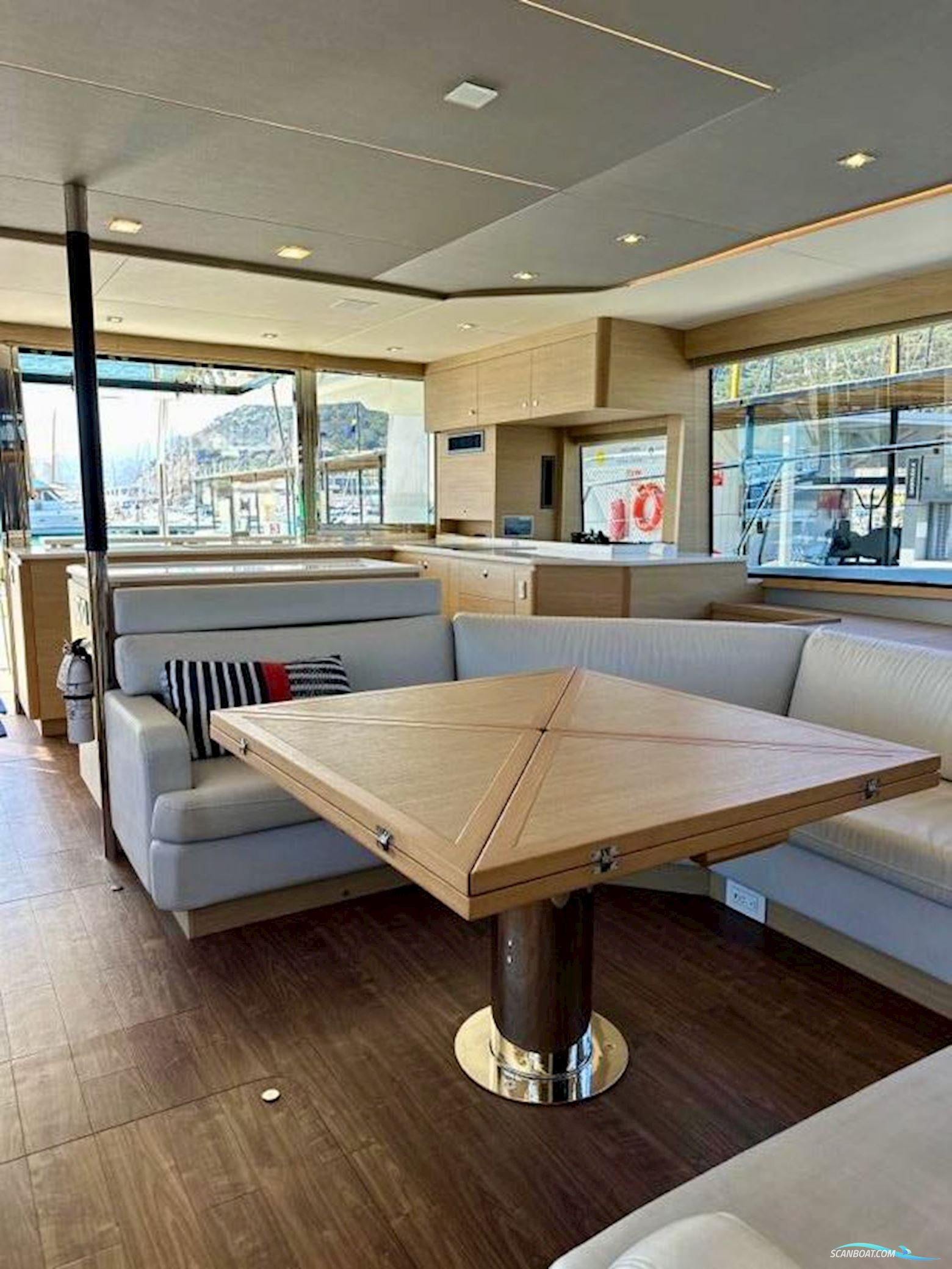 Aquila 54 Yacht
