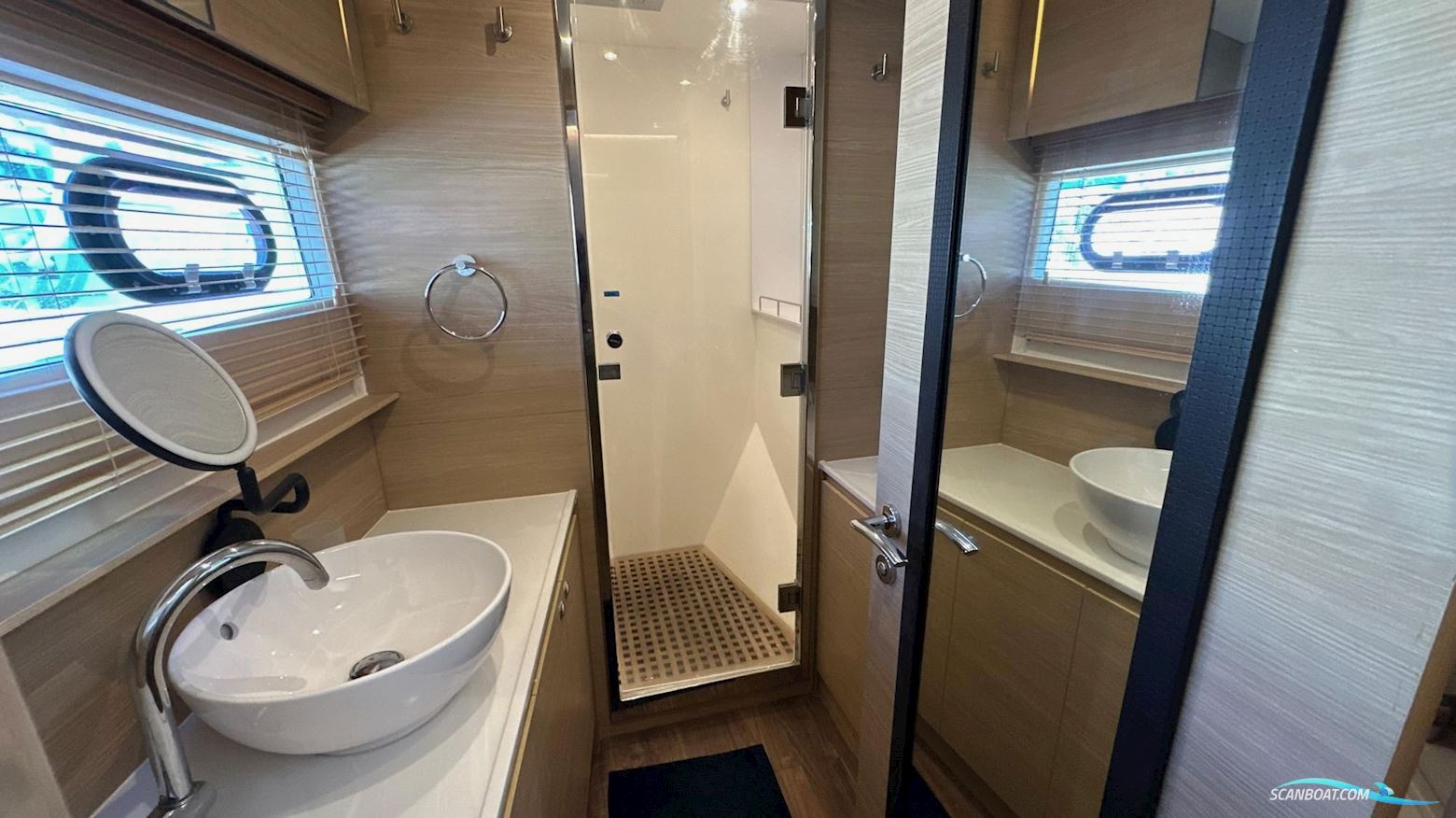 Aquila 54 Yacht