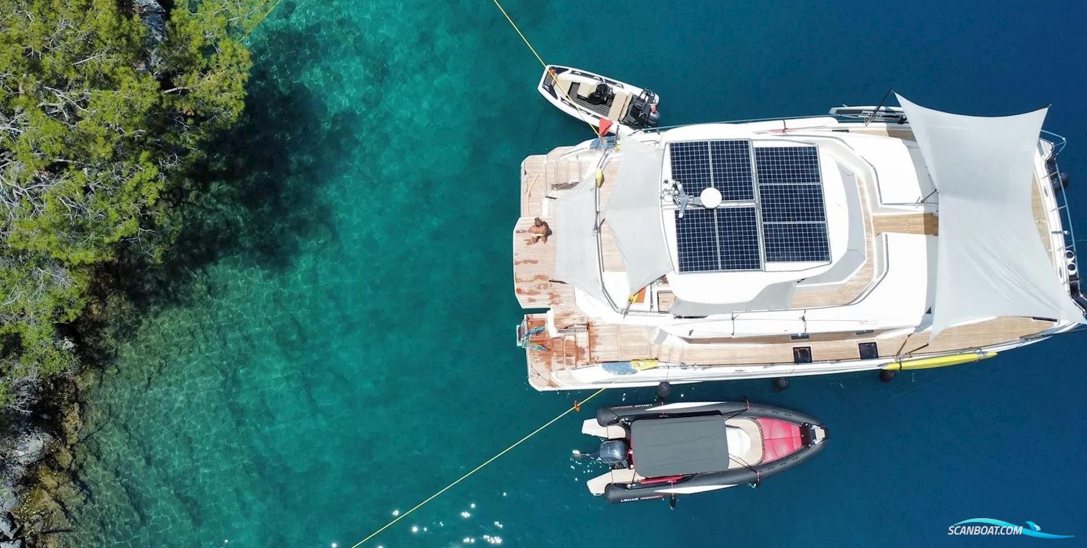 Aquila 54 Yacht