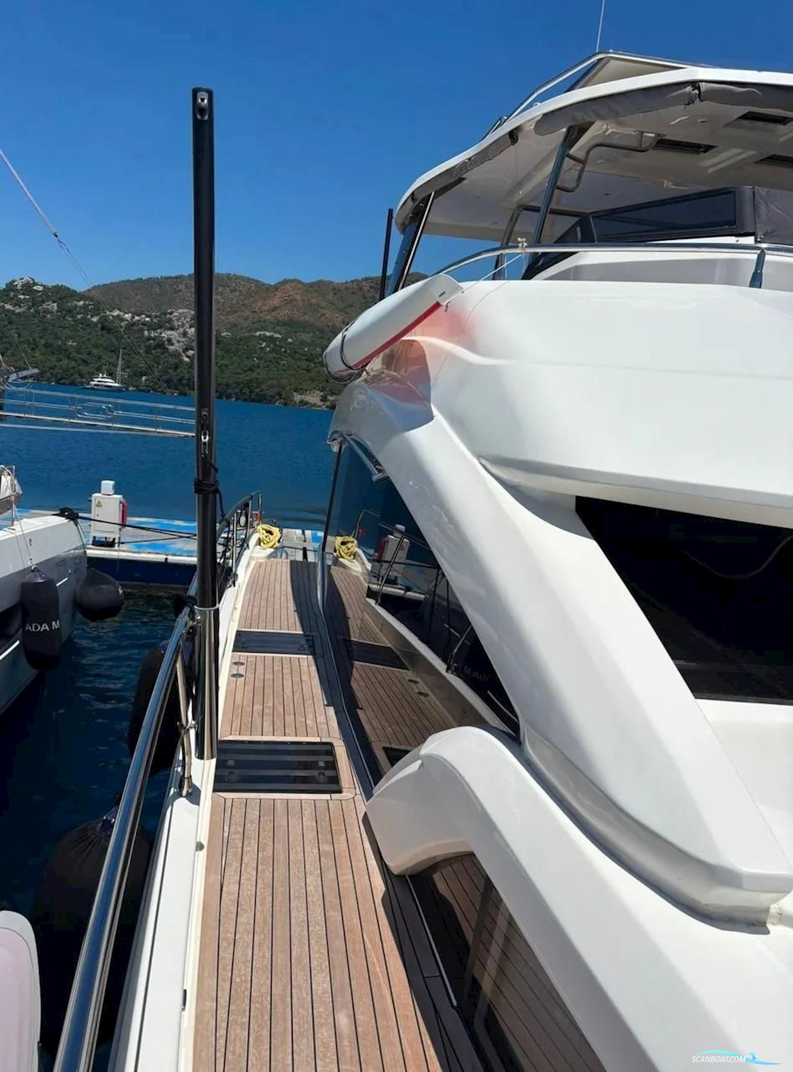 Aquila 54 Yacht