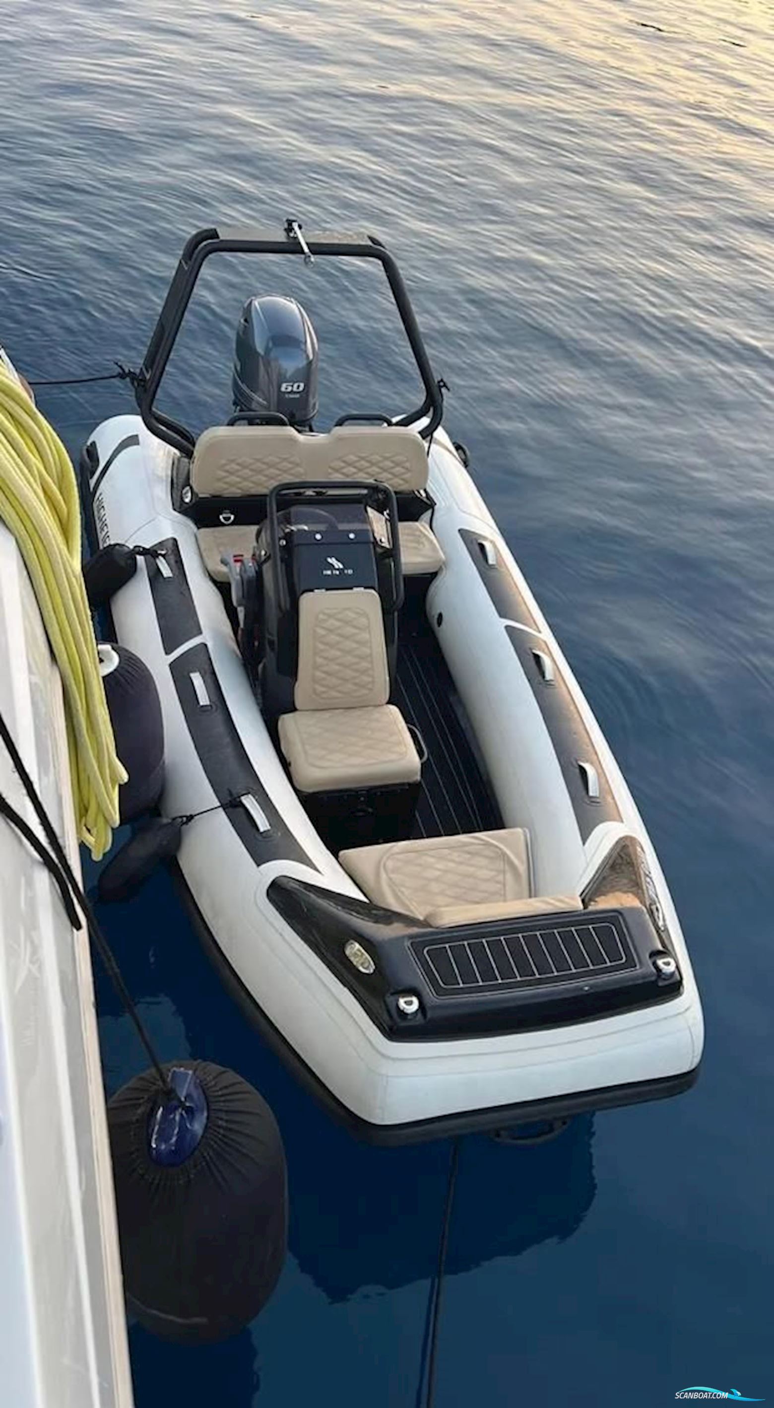 Aquila 54 Yacht