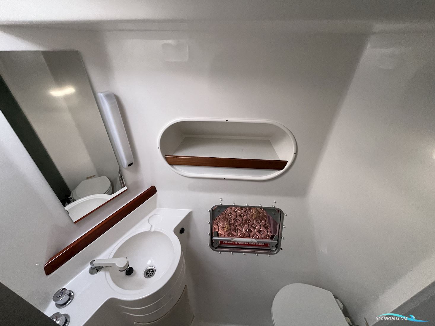 Athena38 Fountaine Pajot
