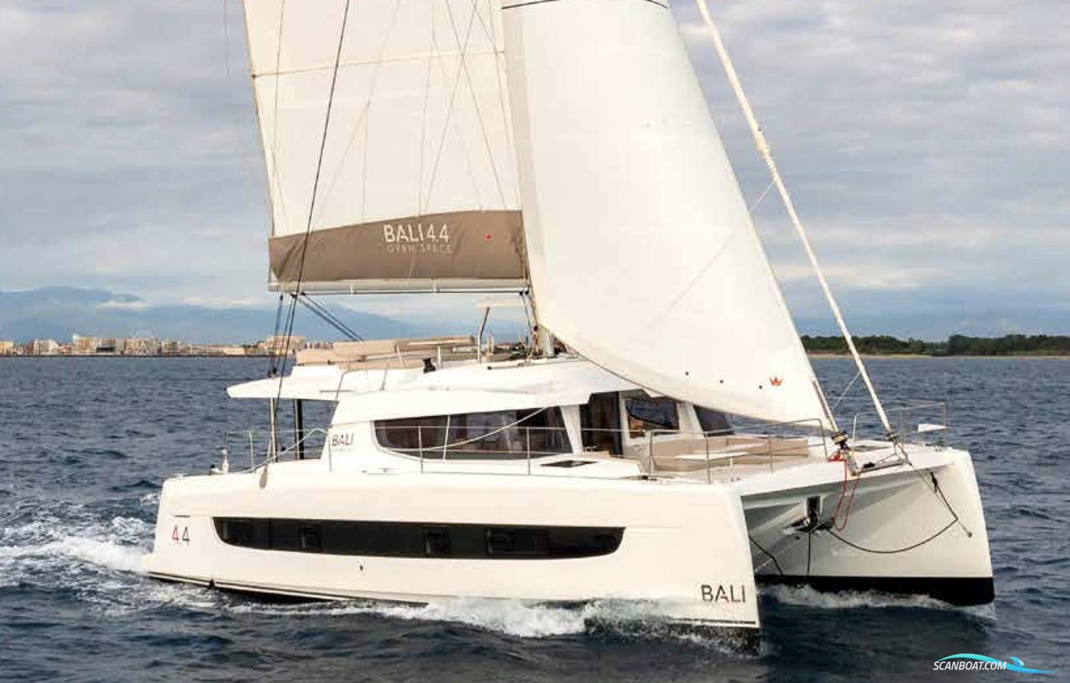 Bali 4.4 Multi hull boat 2022, with Yanmar engine, USA