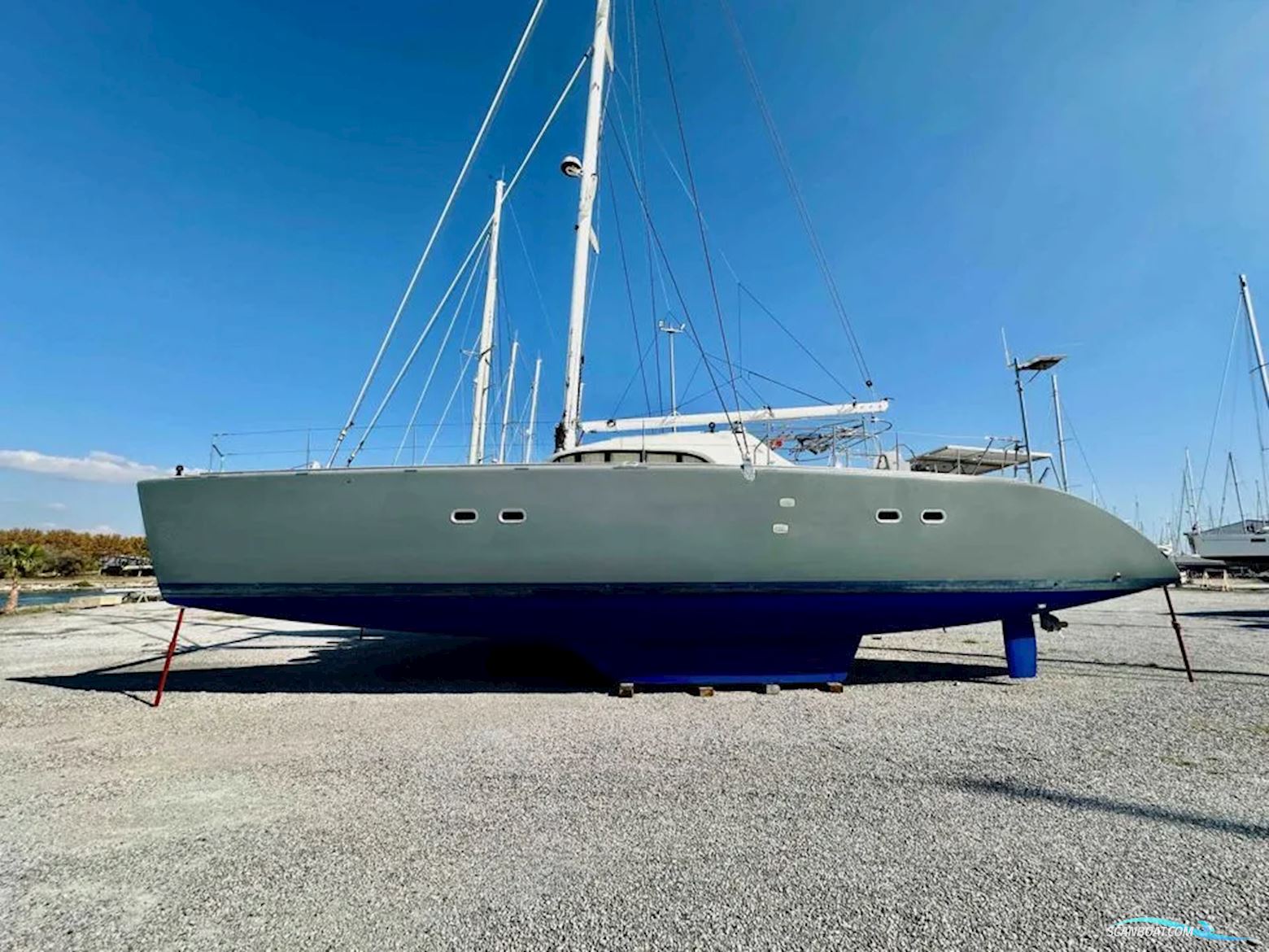 Cnb Lagoon 570