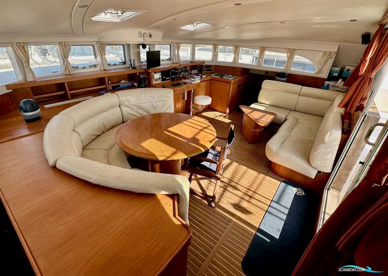 Cnb Lagoon 570