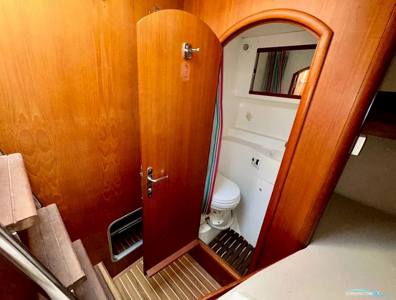 Cnb Lagoon 570