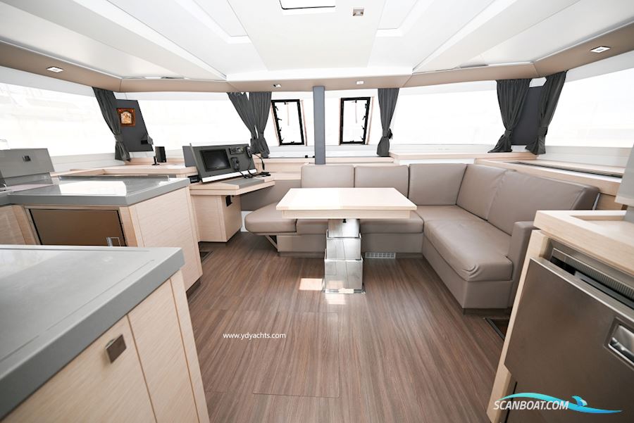 Fountaine Pajot Astrea 42