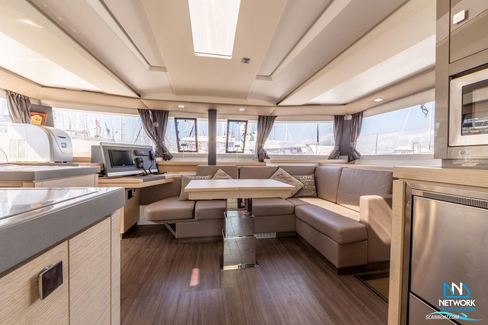 Fountaine Pajot Astrea 42