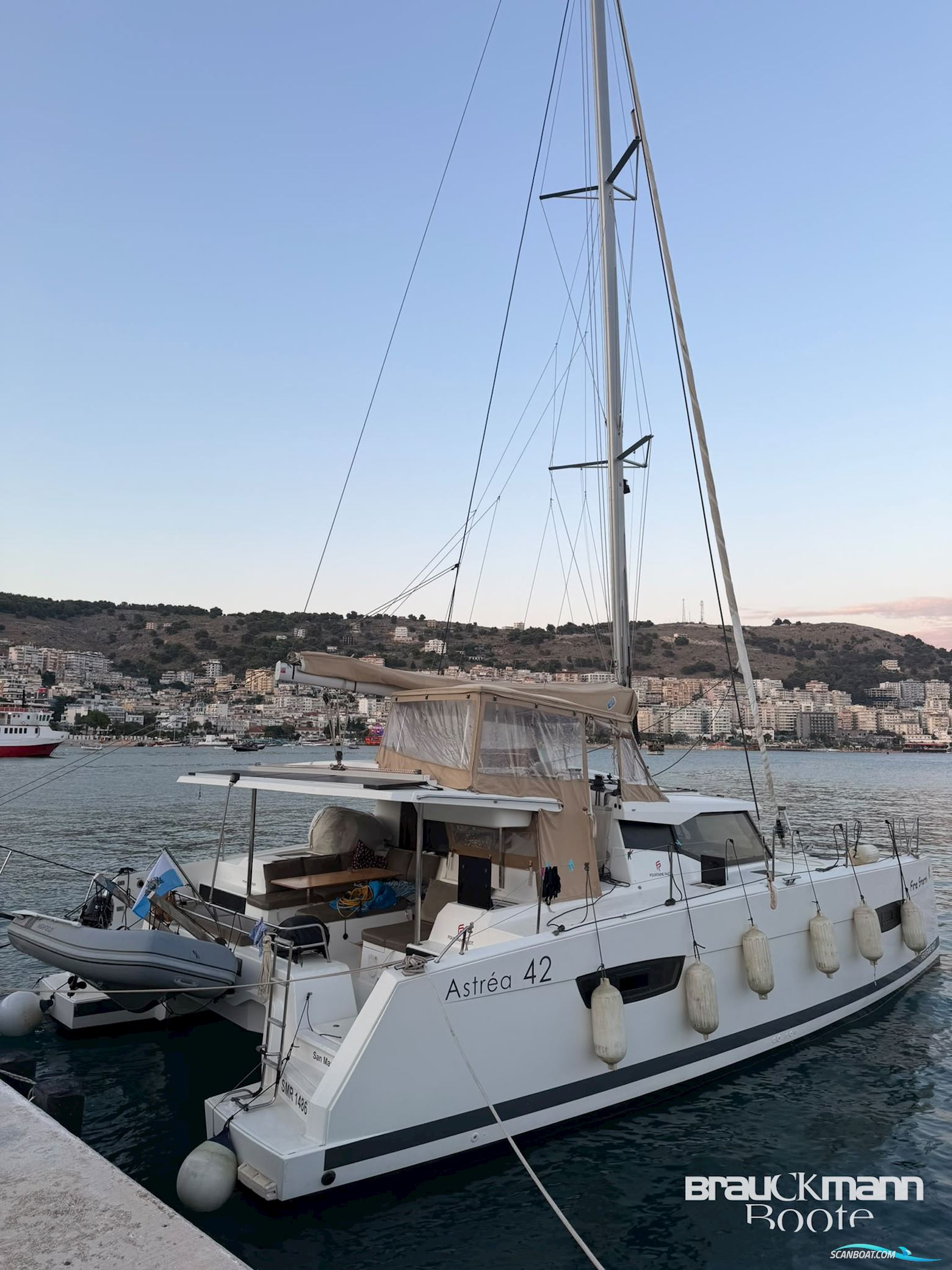 Fountaine Pajot Astrea 42