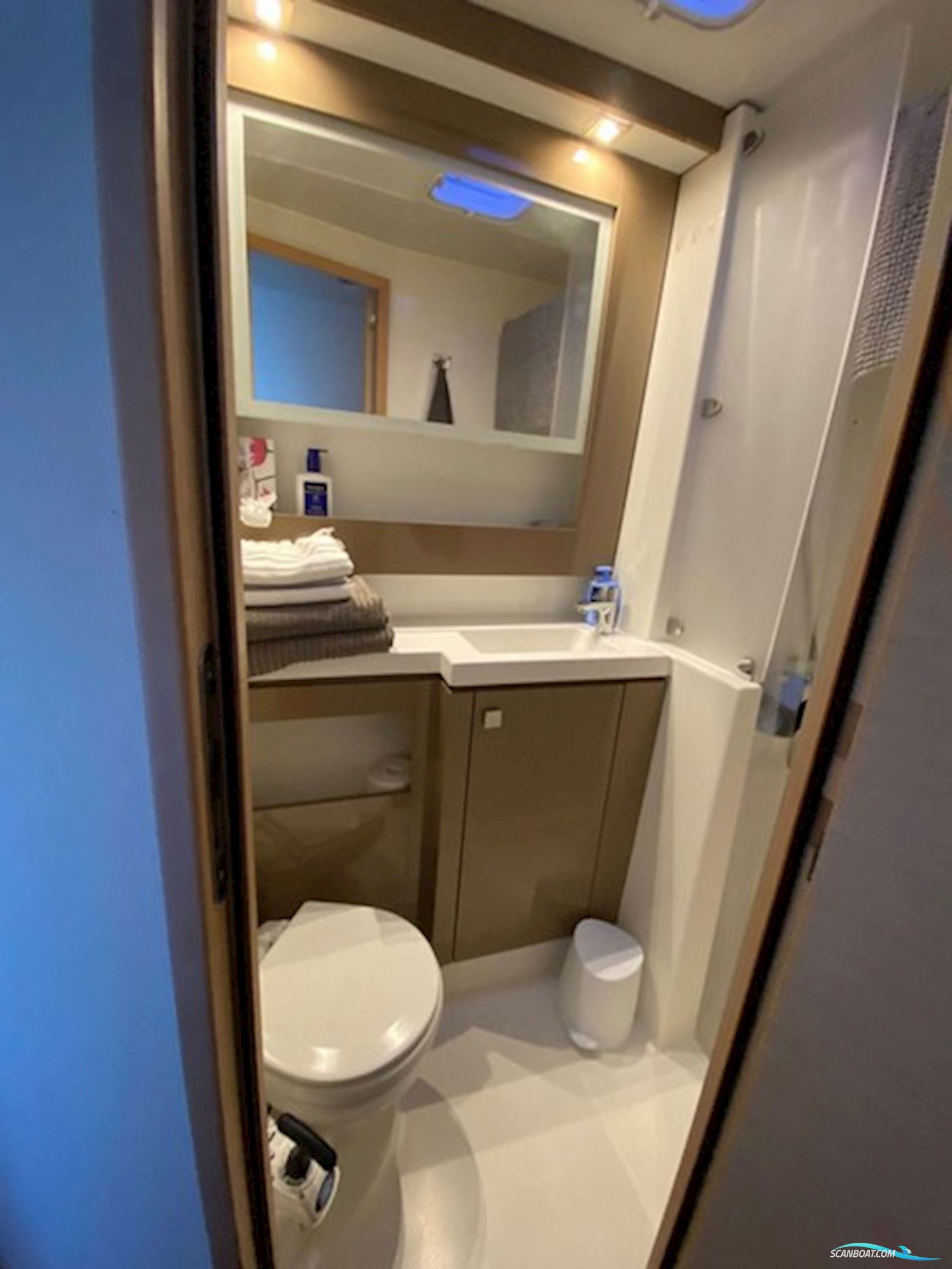 Fountaine Pajot Helia 44