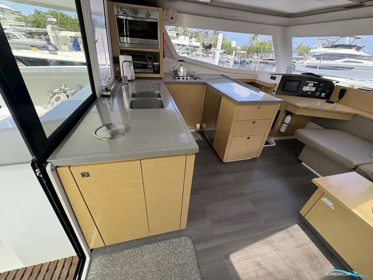 Fountaine Pajot Helia 44