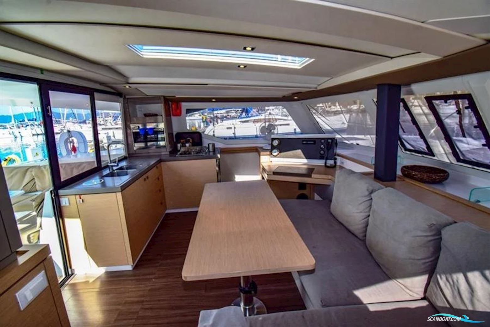 Fountaine Pajot Lucia 40