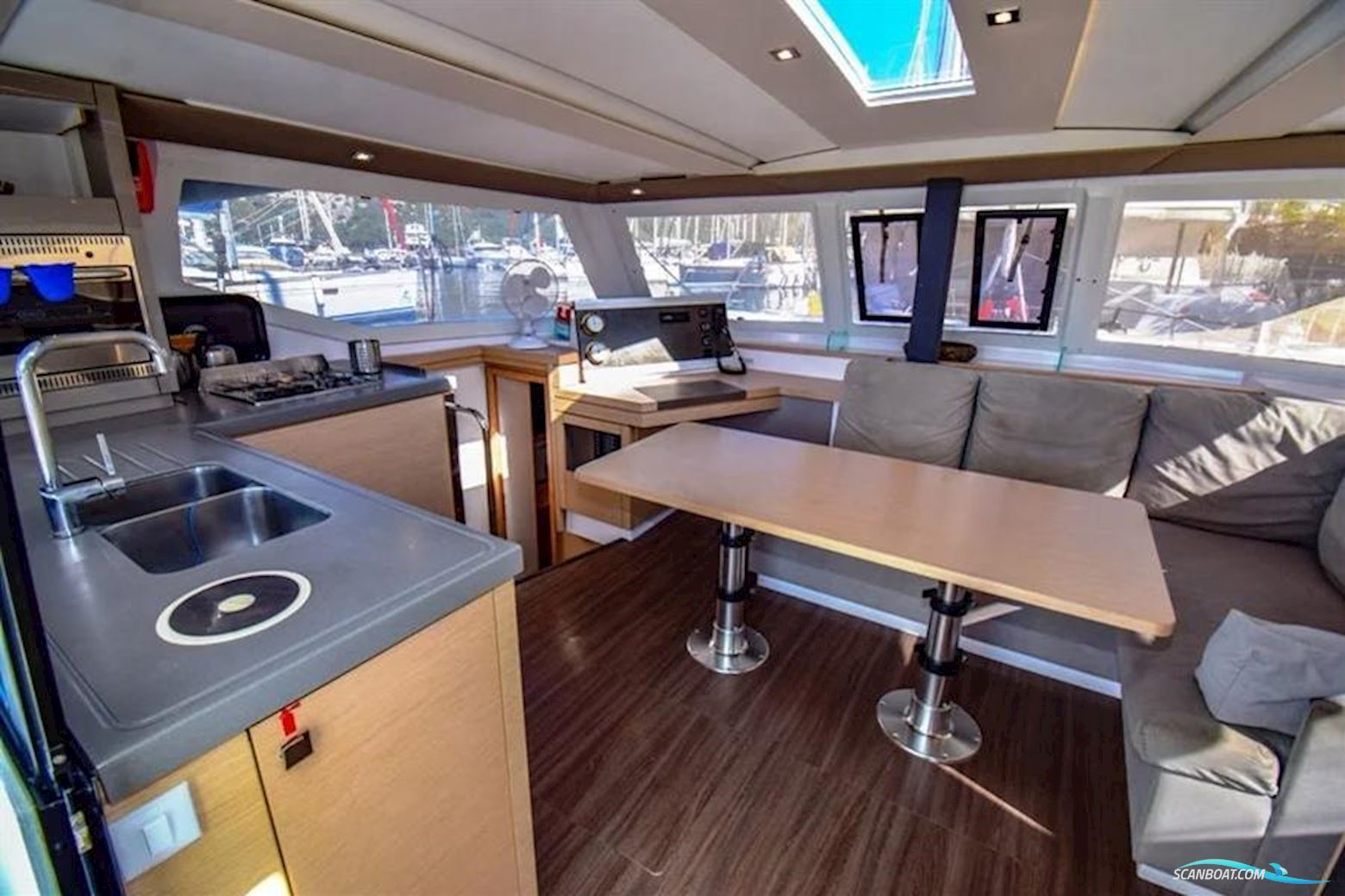 Fountaine Pajot Lucia 40