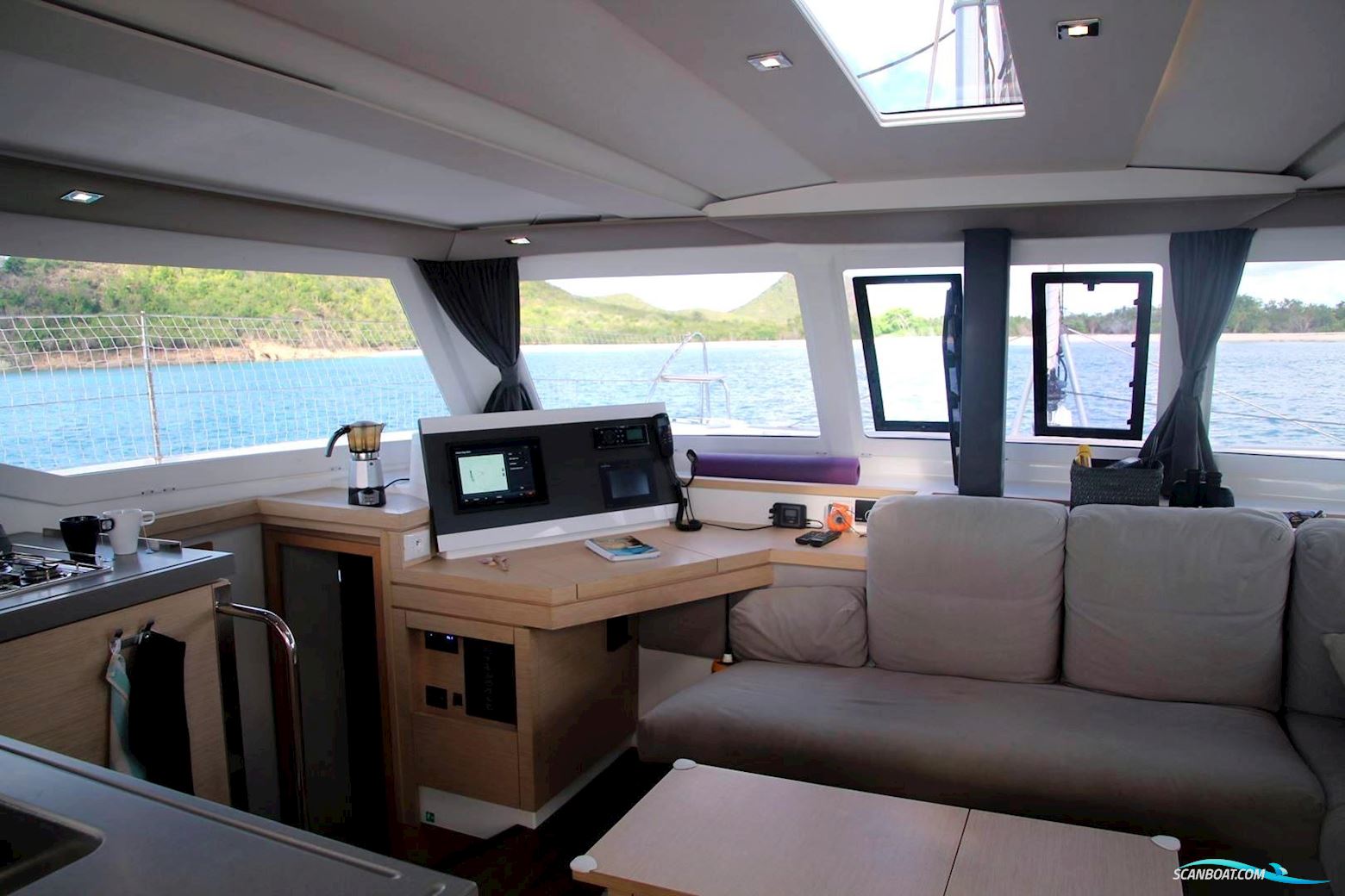 Fountaine Pajot Lucia 40