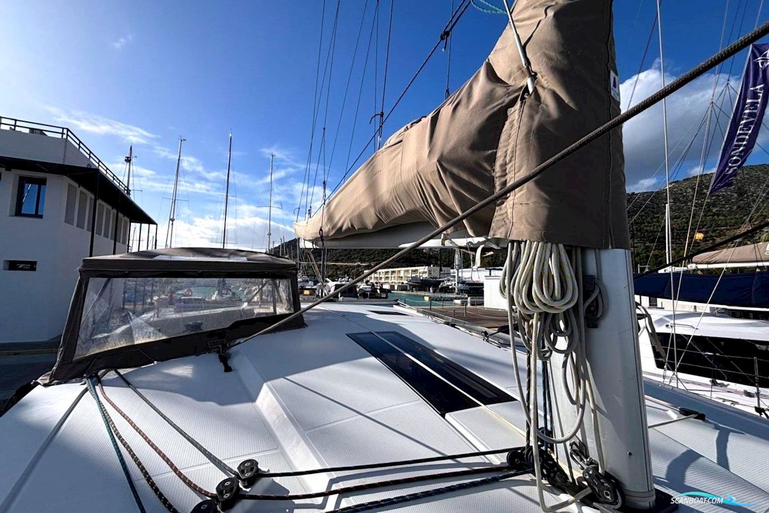 Fountaine Pajot Lucia 40