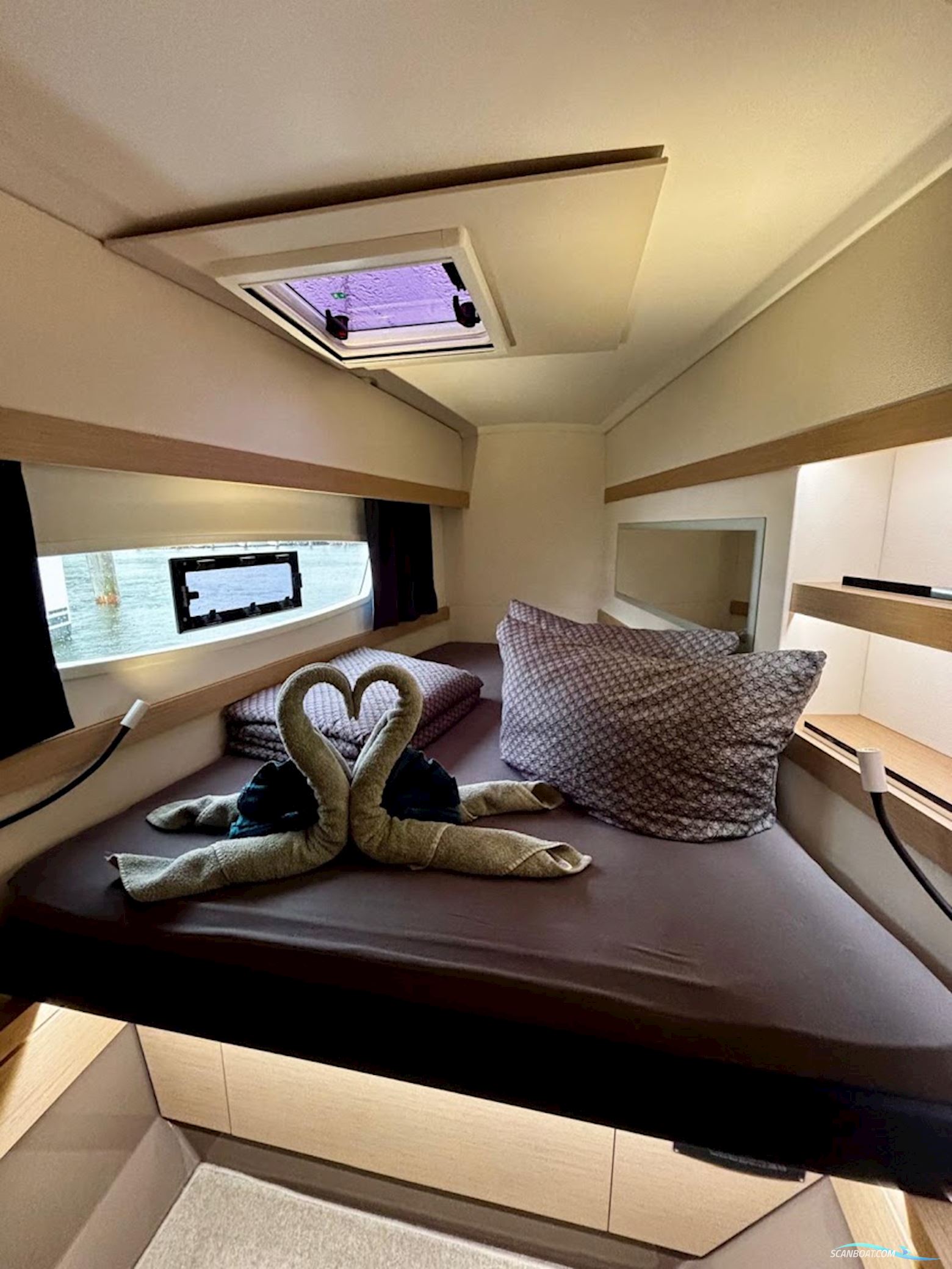 Fountaine Pajot Lucia 40