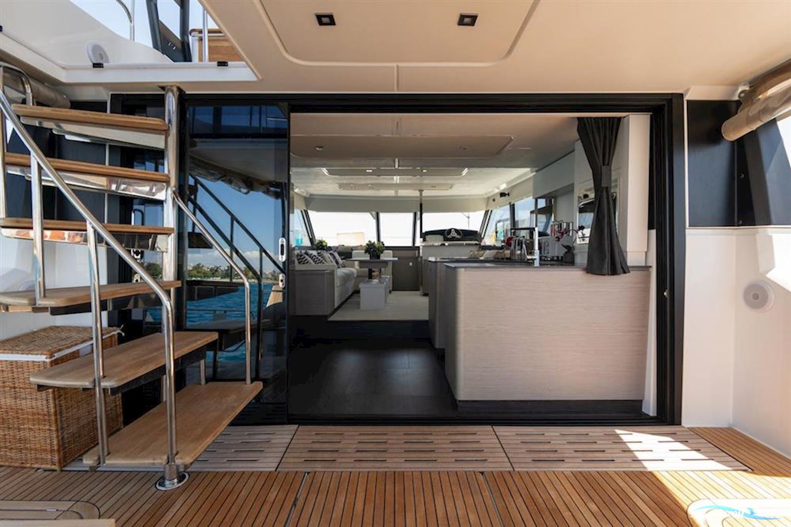 Fountaine Pajot MY6