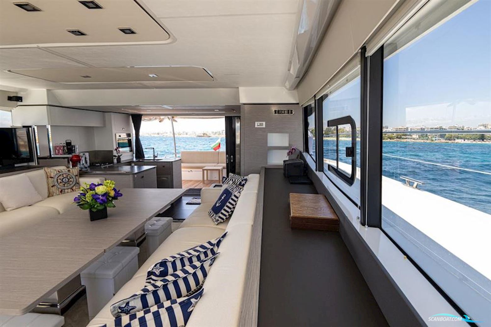 Fountaine Pajot MY6