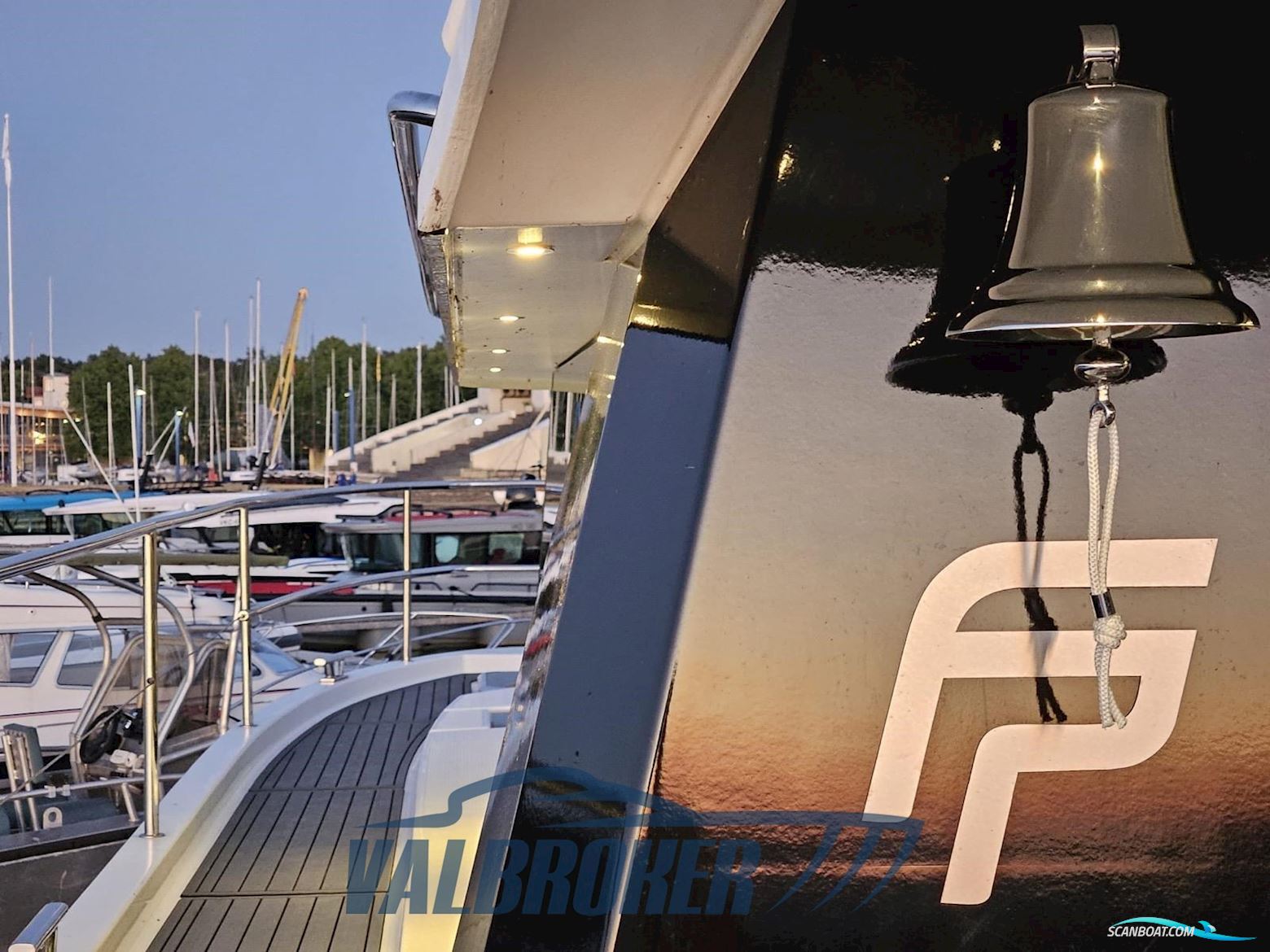 Fountaine Pajot Pajot 37