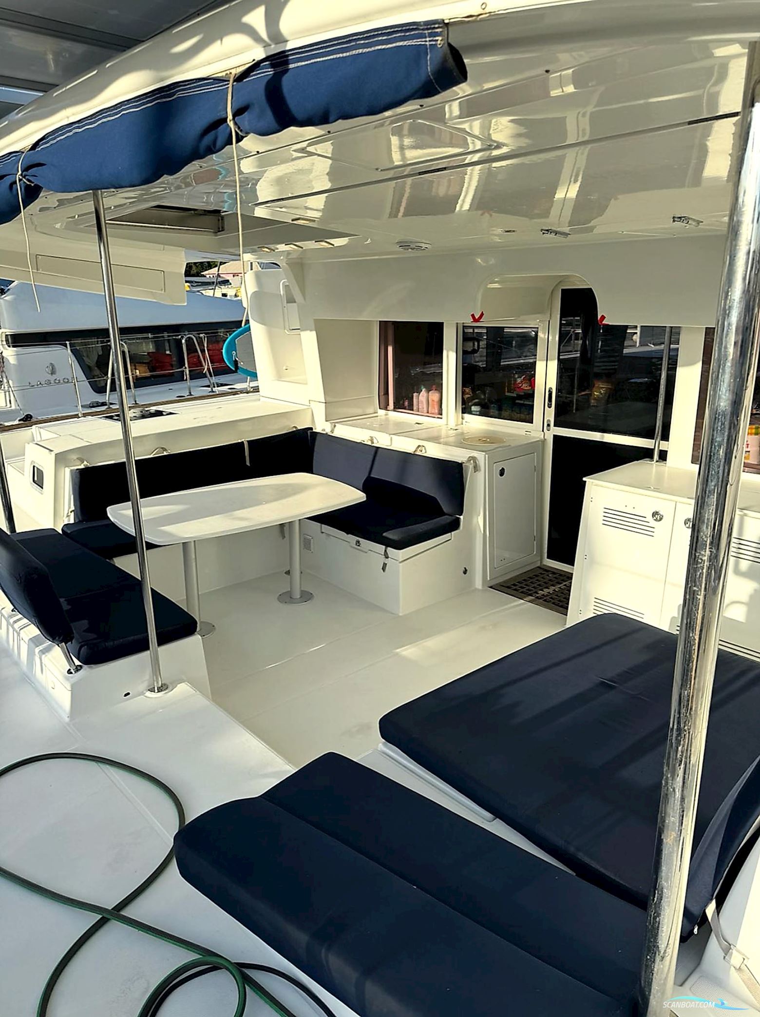 LAGOON  450