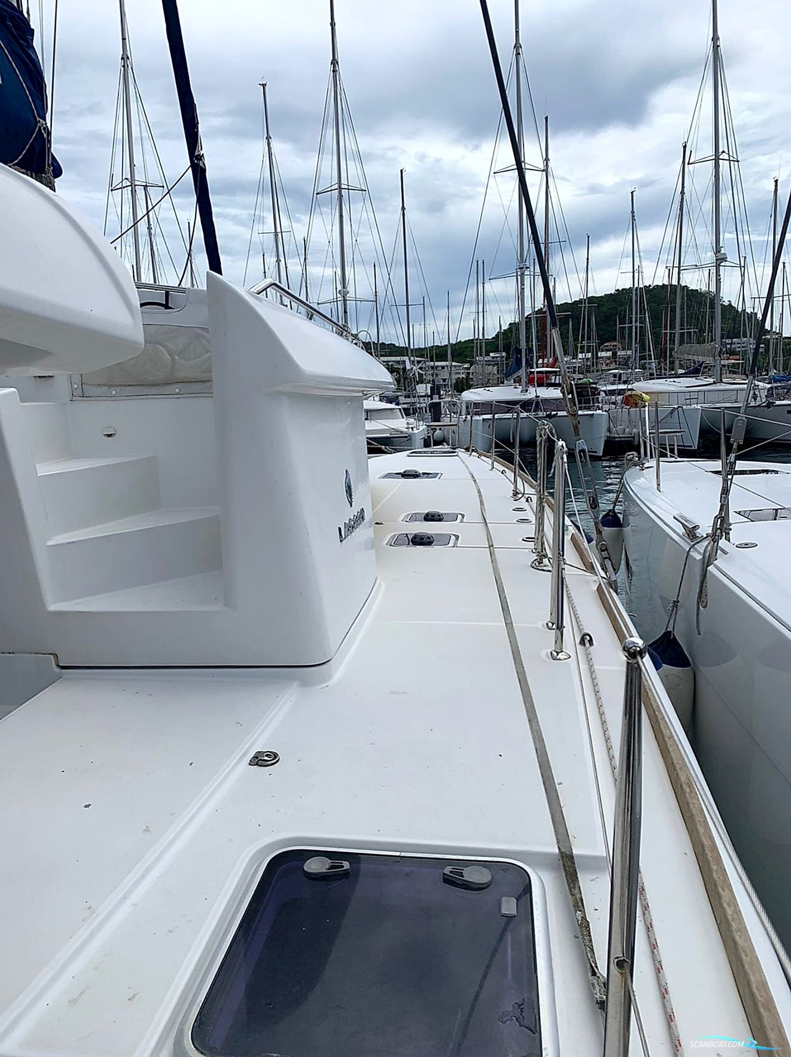 LAGOON  450