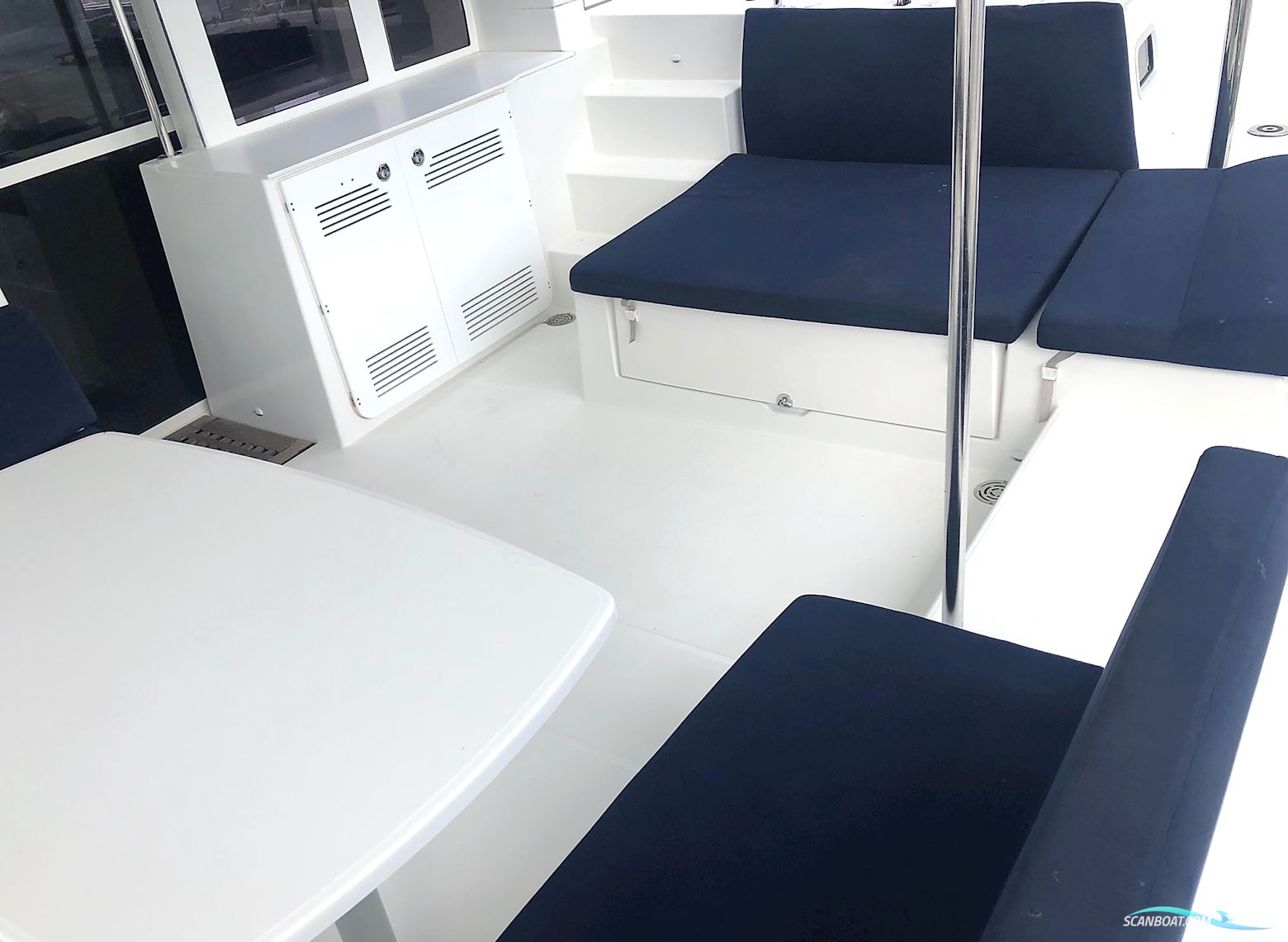 LAGOON  450
