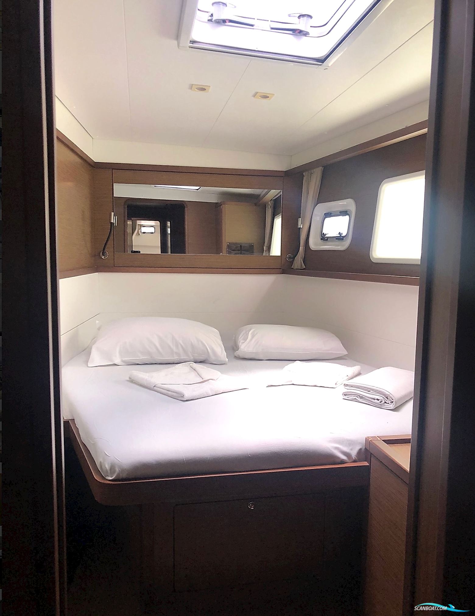 LAGOON  450