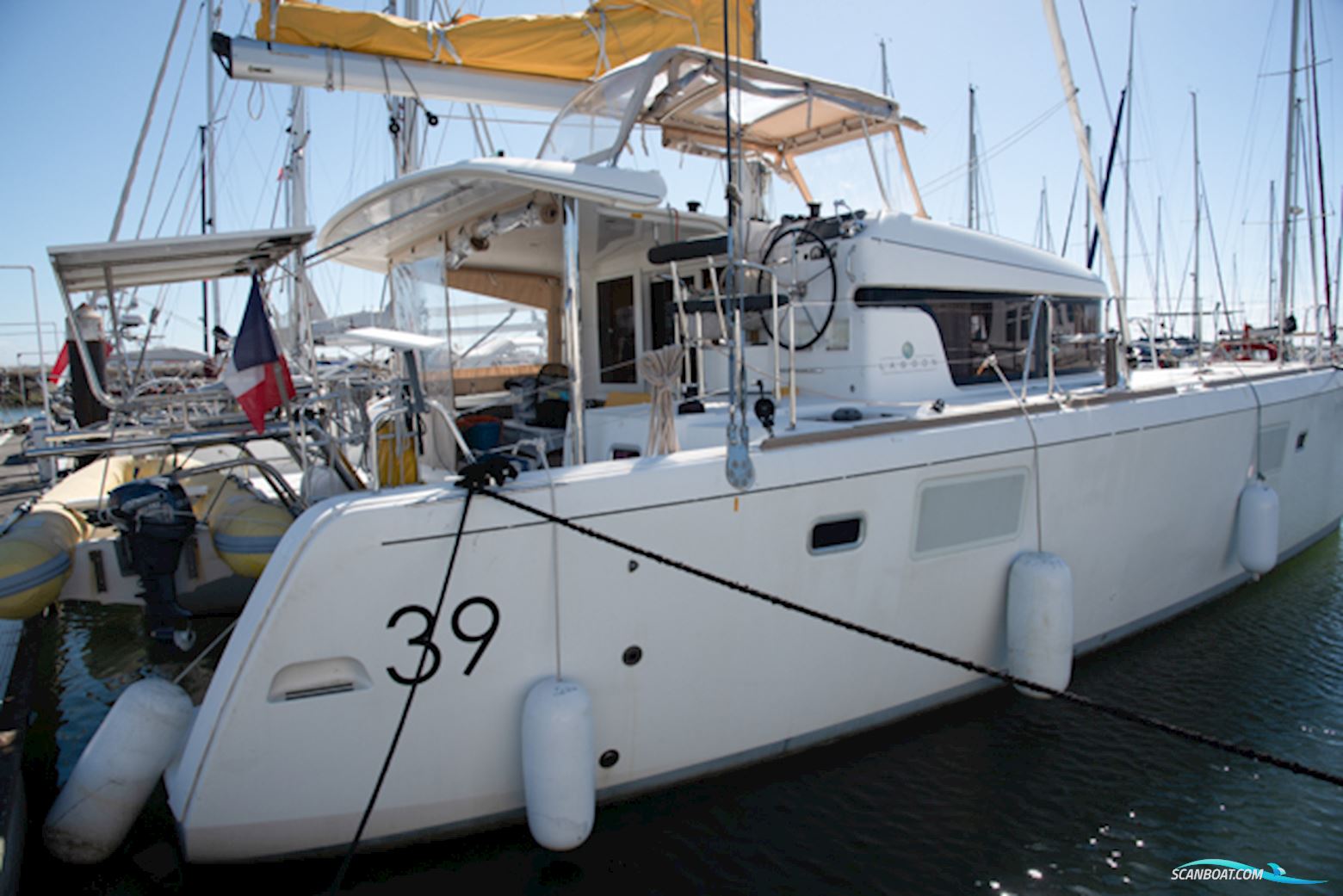 Lagoon 39