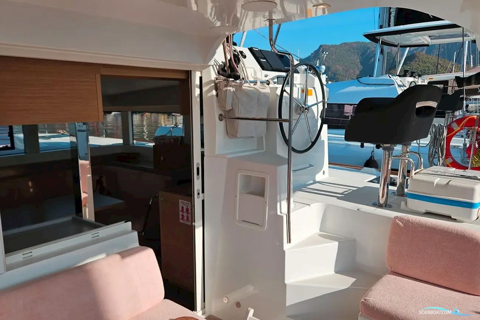 Lagoon 40