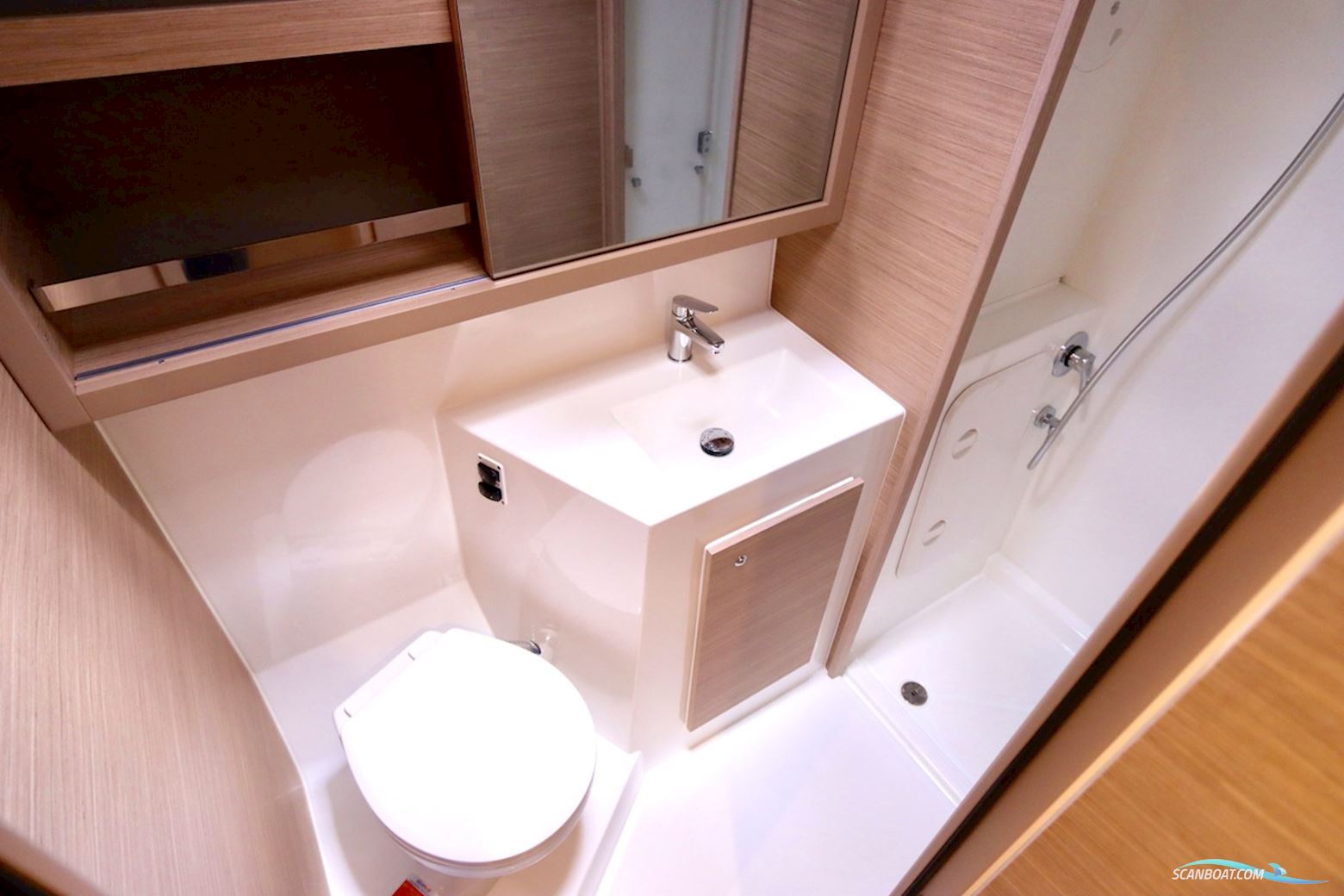 Lagoon 42 Full Specs